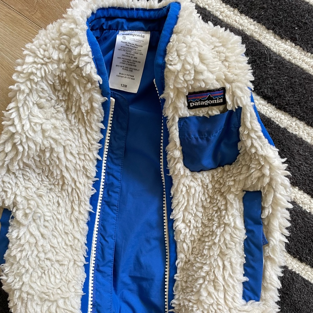 12 MO Patagonia Sherpa Vest